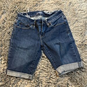 Levi’s Bermuda Shorts Women’s Size 0